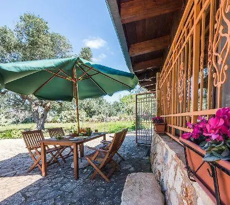 Trullo Achille Villa