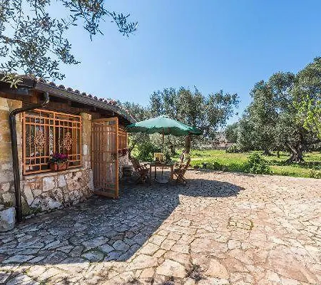 Trullo Achille Villa *
